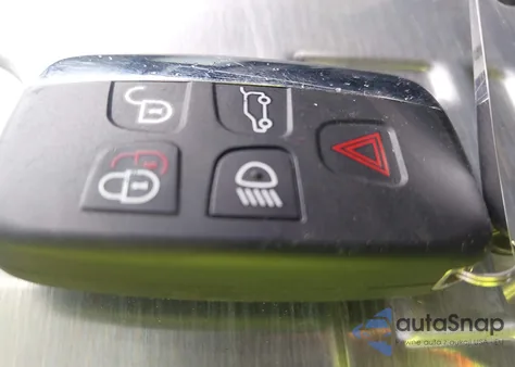 2018 Jaguar Xe 25T Premium z USA, uszkodzony, nr VIN SAJAD4FX9JCP32648